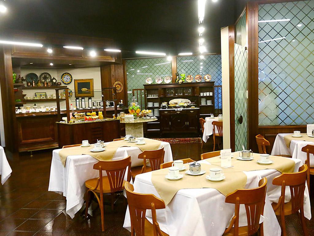 Village Hotel Ponta Grossa  Zewnętrze zdjęcie