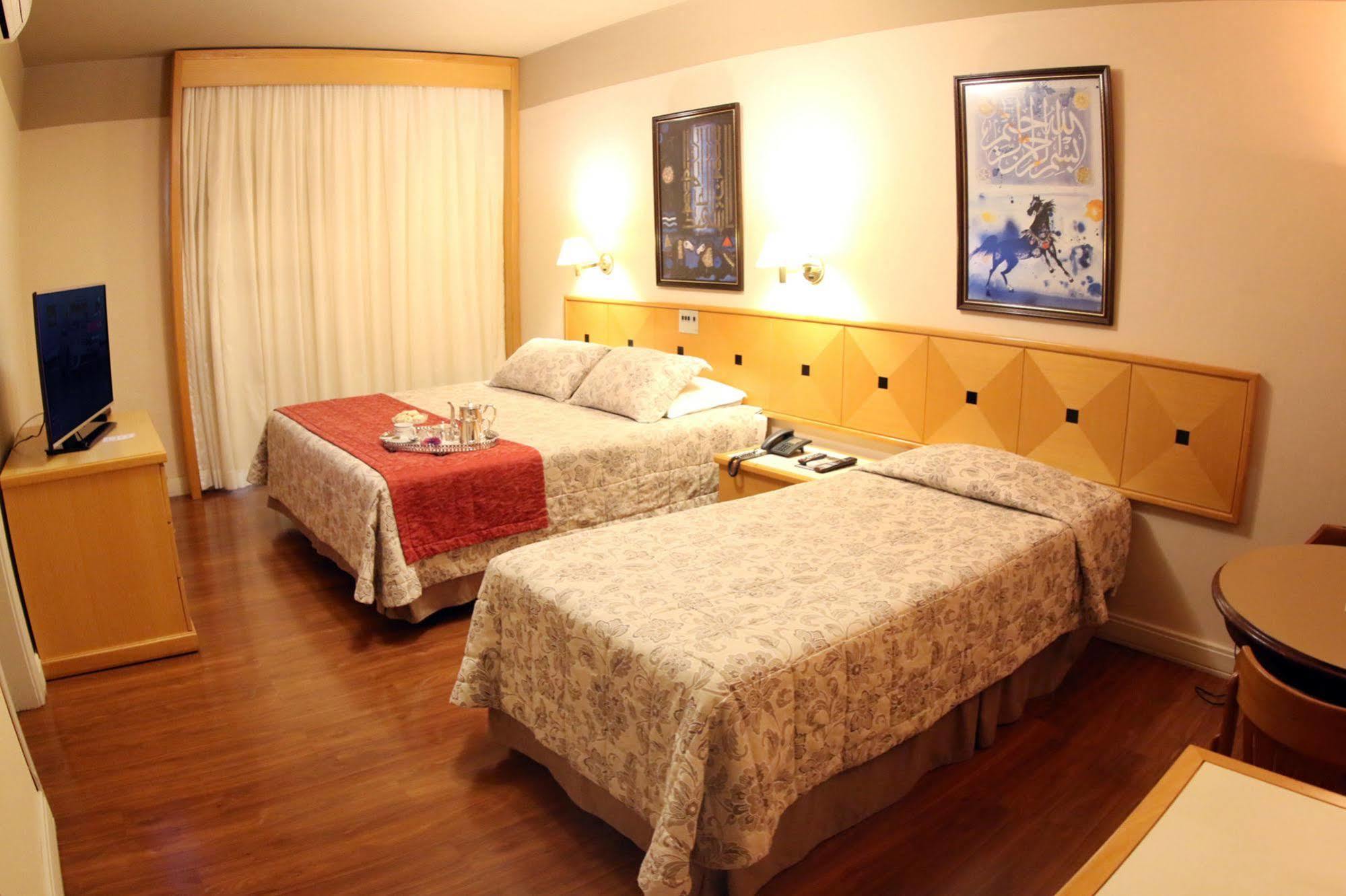 Village Hotel Ponta Grossa  Zewnętrze zdjęcie